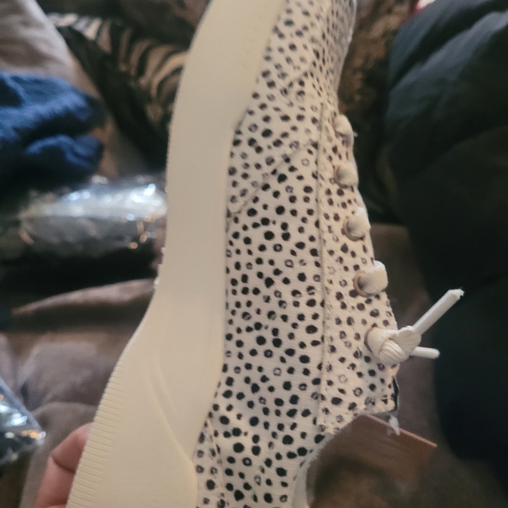 Roxy memory foam tennis shoes